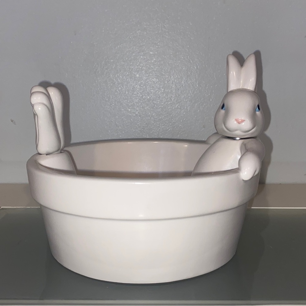Retired Department 56 White Bunny Cheese Dip Bowl Server w/ Head Feet Spreaders